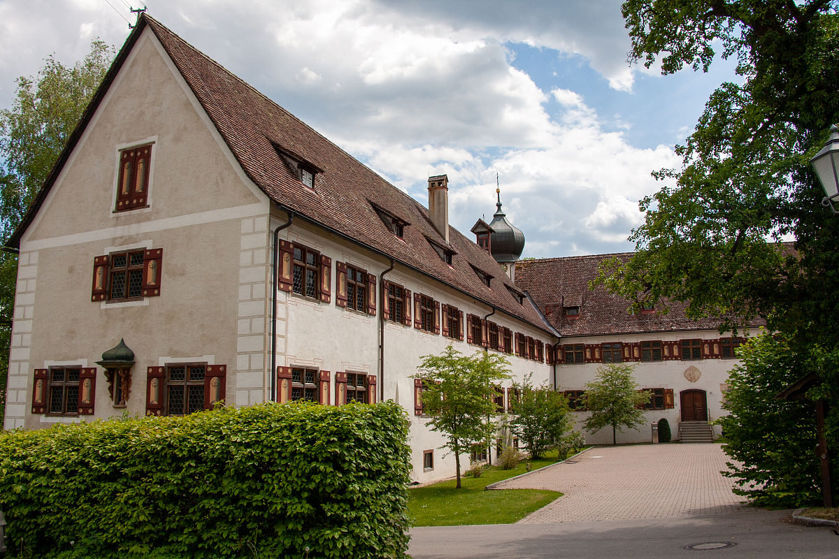 陕西工运学院社区管理与服务专业怎么样？优势、劣势及就业前景分析