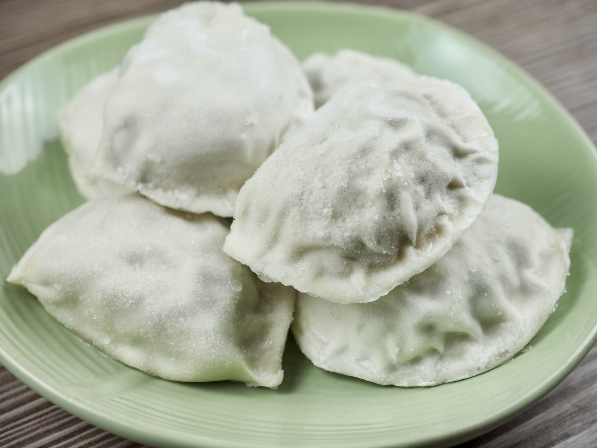 香脆诱人:煎炸速冻饺子的烹饪技巧