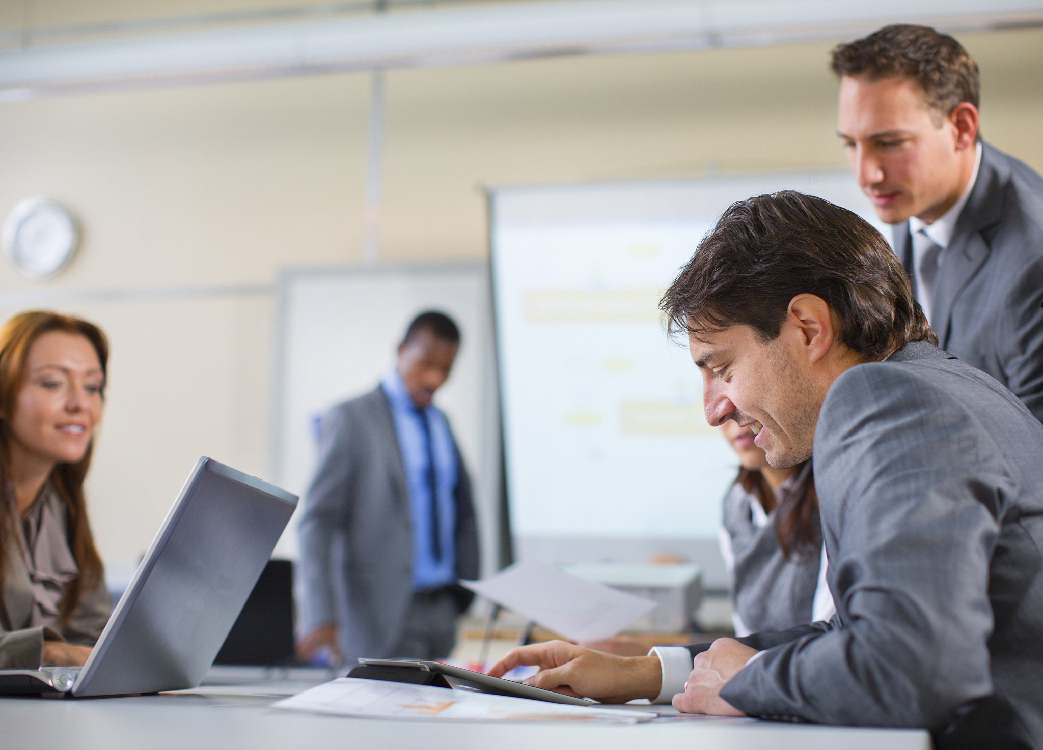 Importer and Factory Manager Business Negotiation Dialogue: A Step-by-Step Guide