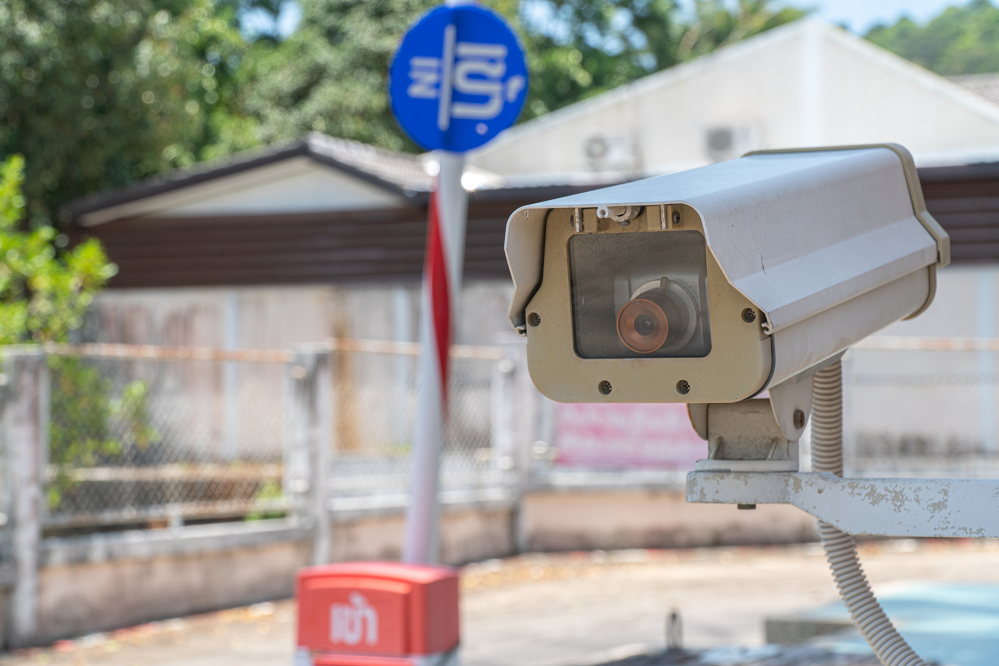 无人跟车运输如何监管？GPS、安全锁等有效方法