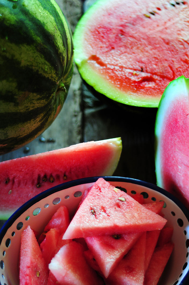 晚上切开的西瓜第二天还能吃吗？保存方法和注意事项