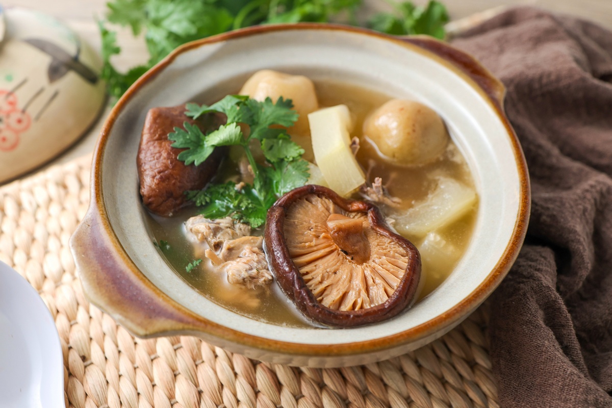 正宗药膳乳鸽配方：滋补养生，增强体质