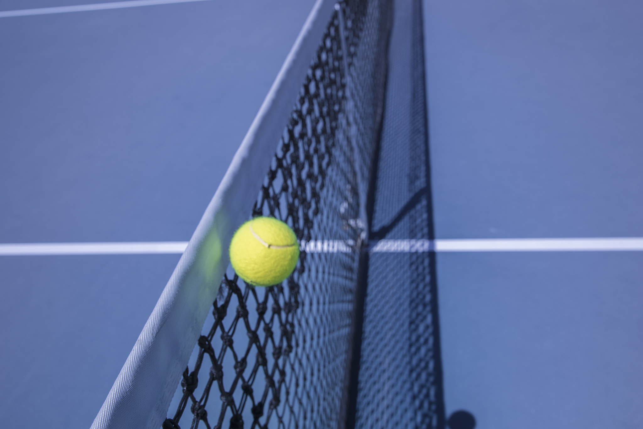 low launch angle tennis racket, give 10 old racket names, string setup