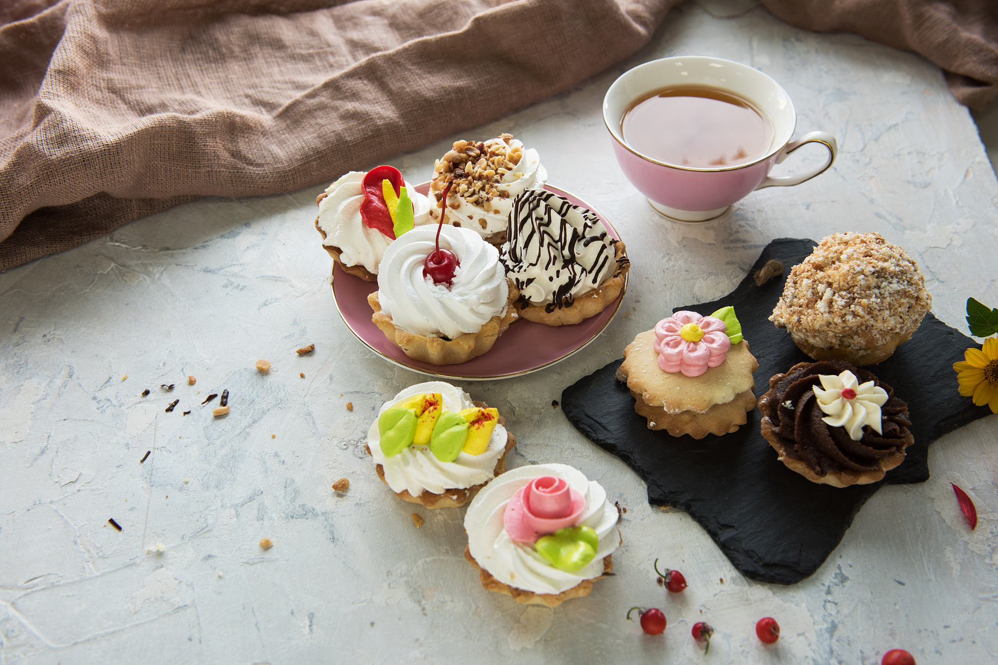 different cakes composition