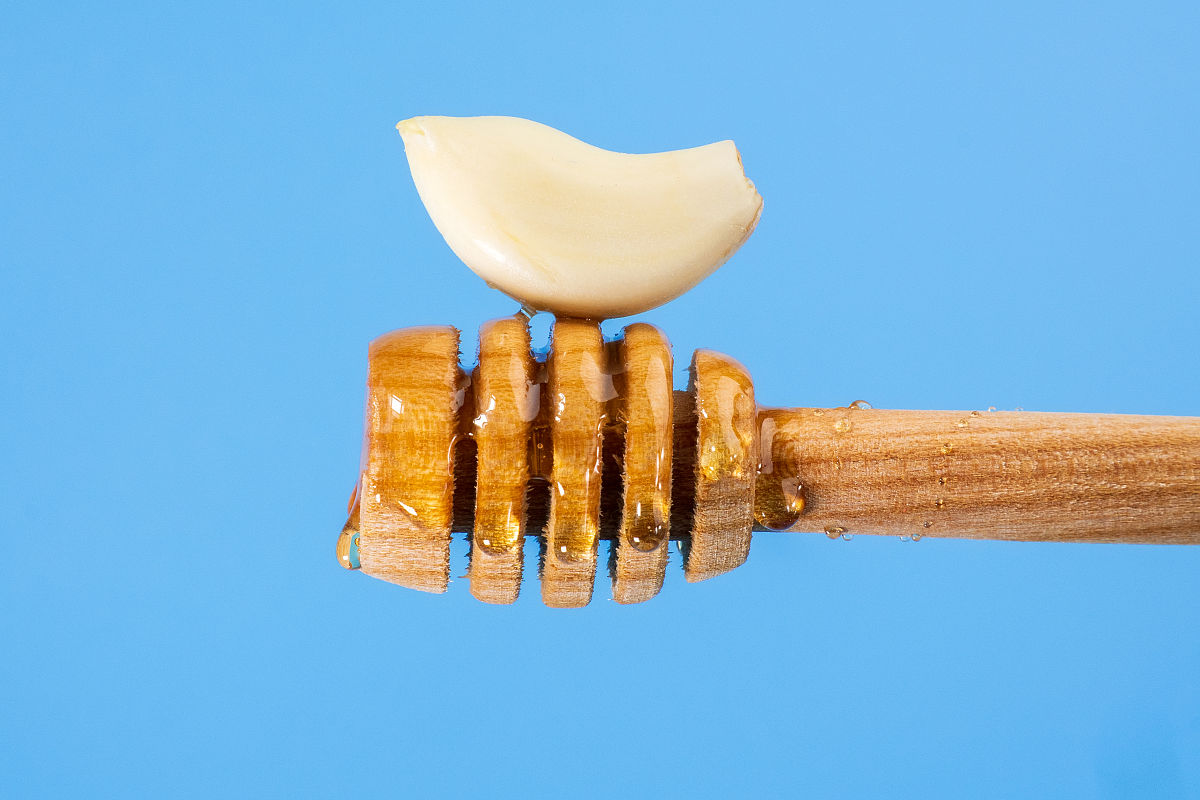 幽门螺杆菌感染7亿人，如何根治？专家：大蒜蜂蜜并非最佳，这2种方法更有效！