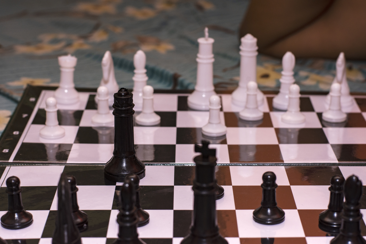 Python 国际象棋游戏开发指南：从基础到人机对战