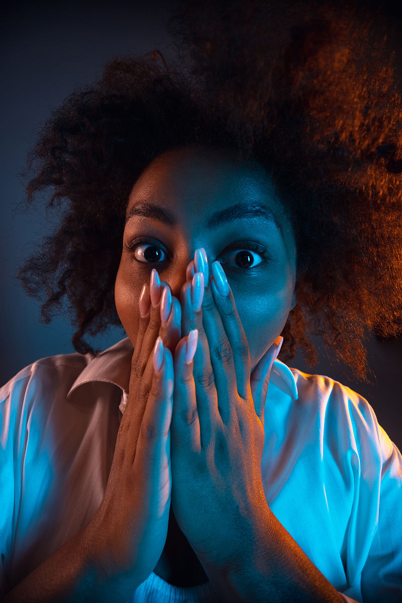 女孩表示不讨厌也谈不上喜欢，