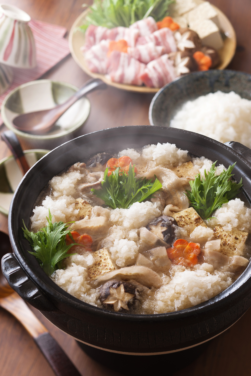 酸汤肥牛的做法200字左右详细描述一下