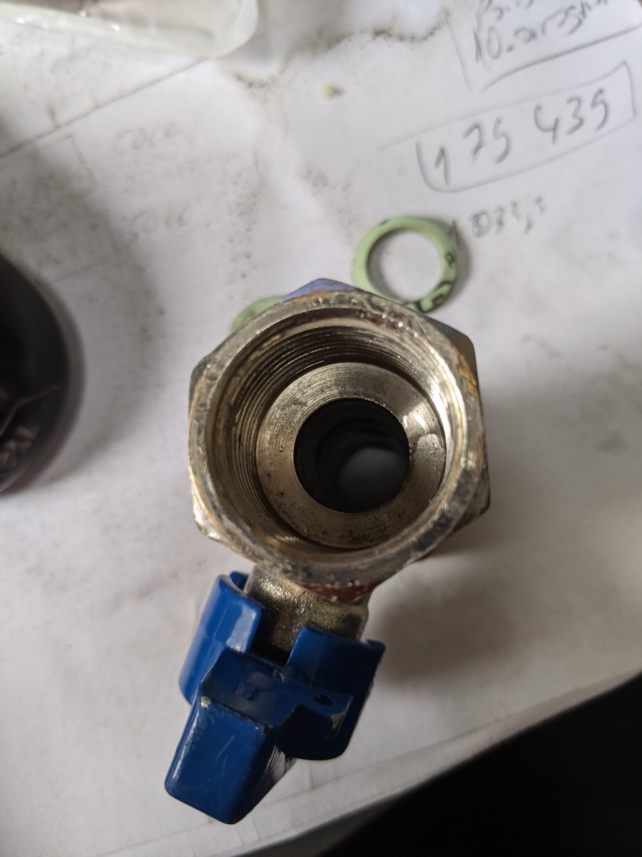 变频空调外机截止阀封帽是公制螺丝还是英制螺丝