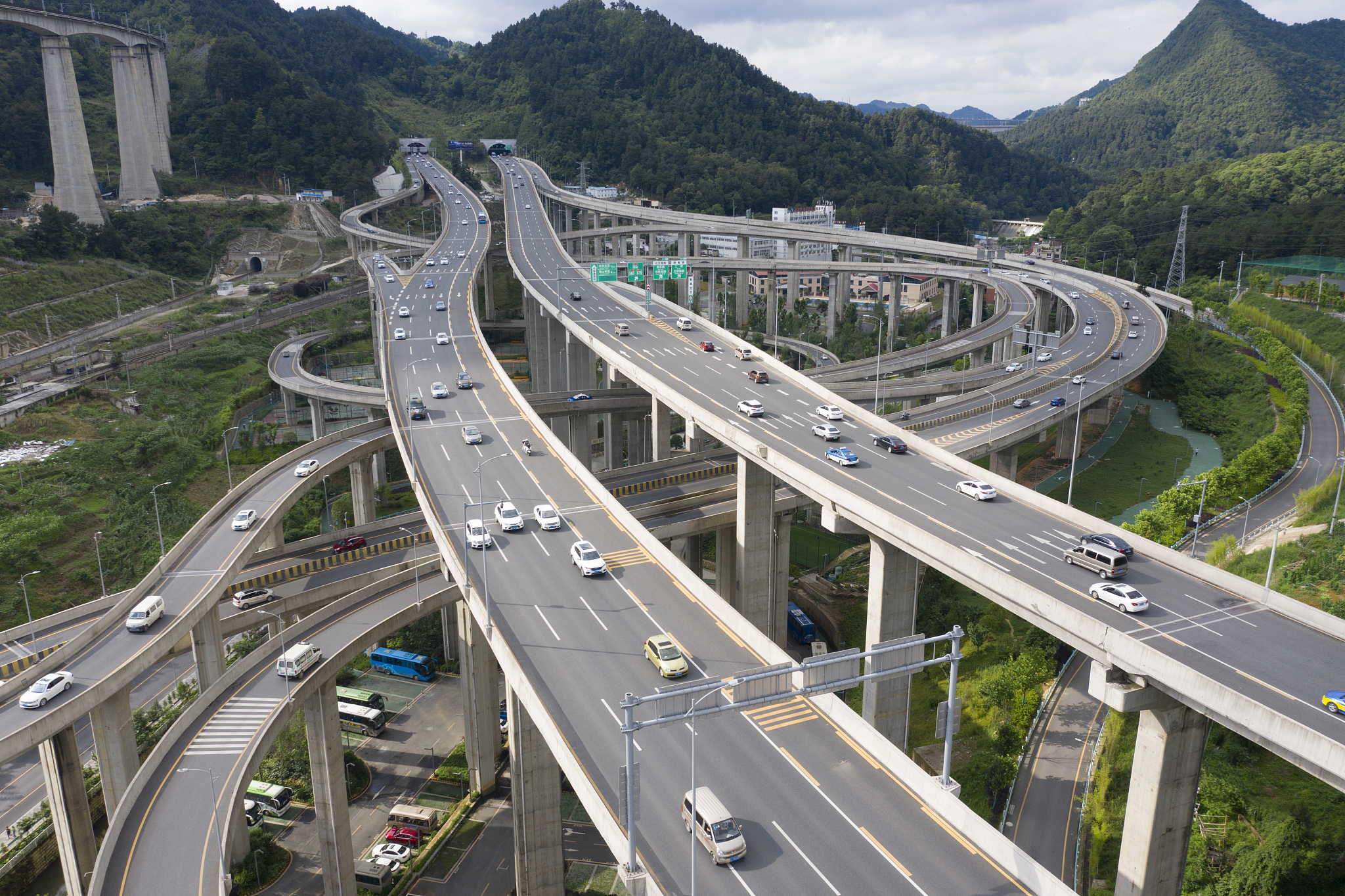 四川交通运输职业学校工程测量技术专业就业前景如何？