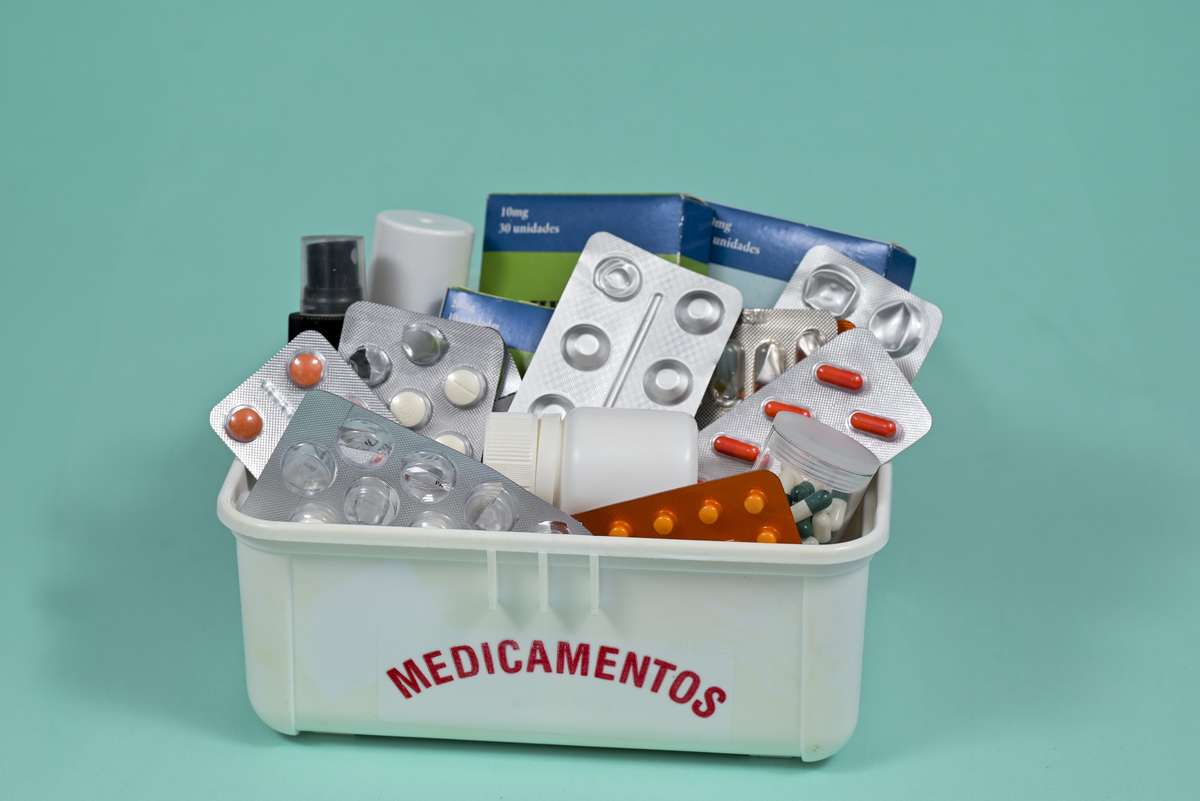 一个亚马逊商品广告策划现在要为一款保鲜盒套装产品进行商品详情描述你会如何描述它使它更迎合美国家庭的喜欢