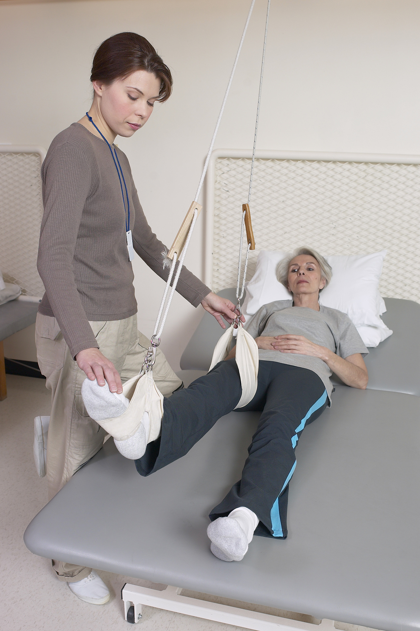 髋内收控制矫形器