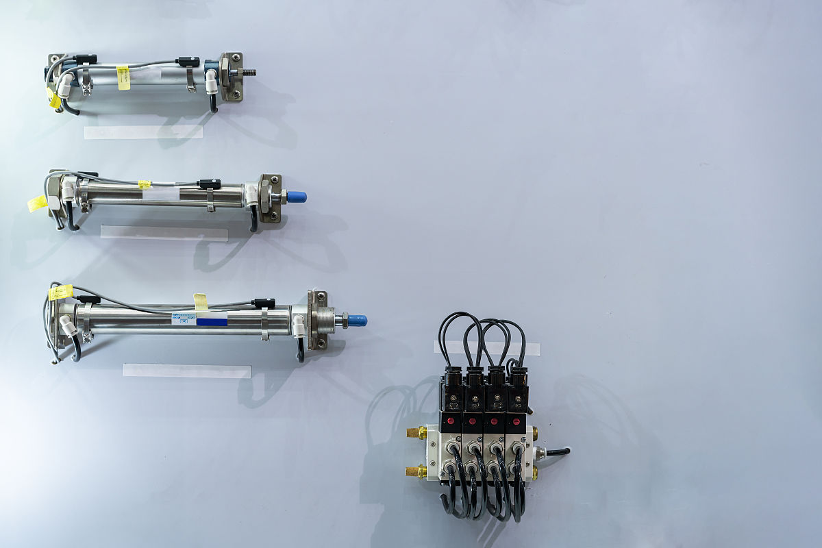 三位五通电磁阀工作原理及应用详解