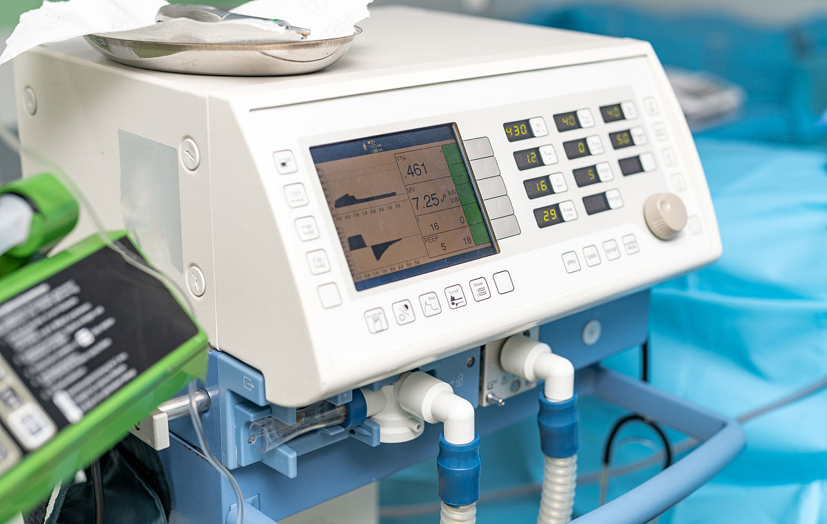 关于心电图监控的论文摘要