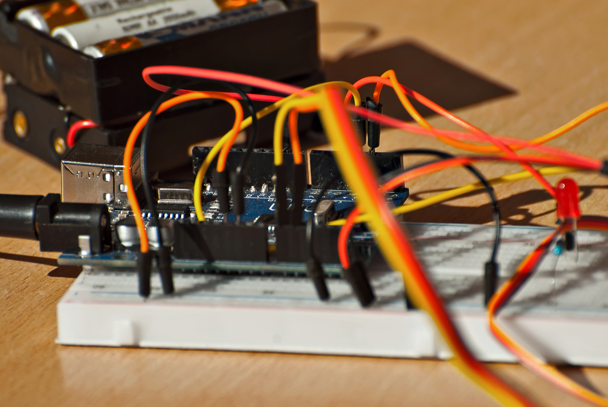 成都机械电子职业技术学校专业介绍：机械、电子、计算机等领域人才培养