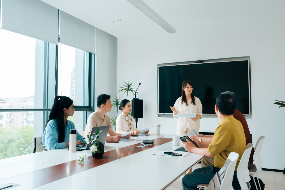 请你以一个税收学大三学生的身份写一篇会计师事务所实习的8000字劳动实践报告
