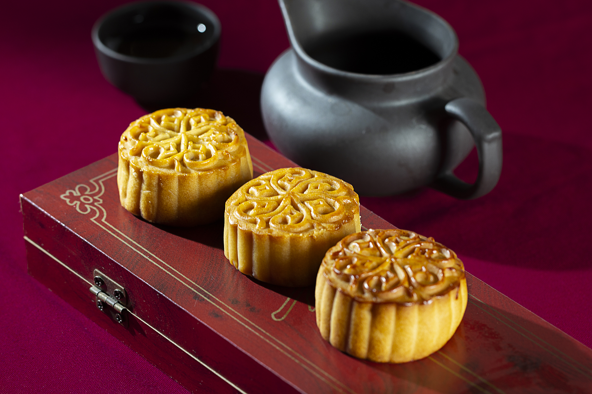 以馥郁香为关键词写一段中秋祝福语