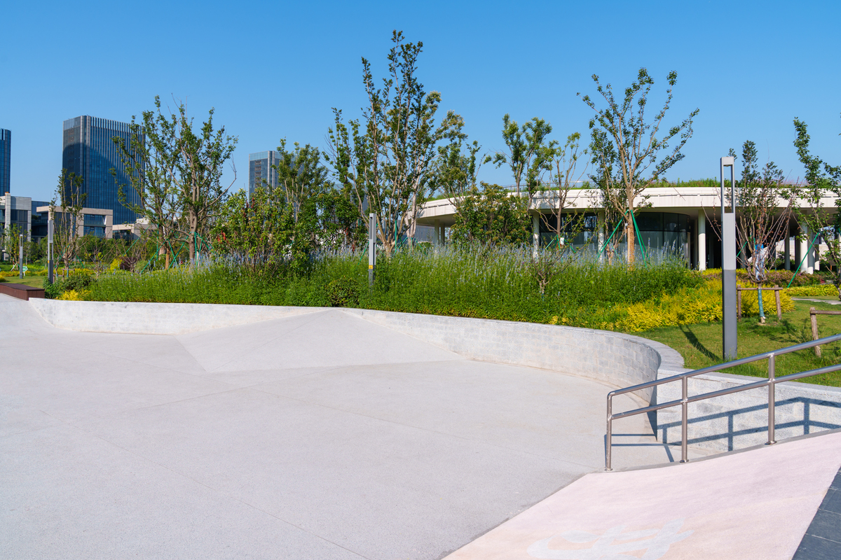 滨水空间设计：活用高差，激活灰色空间