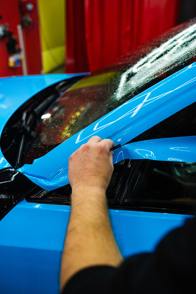 汽车贴膜教程：步骤详解及注意事项