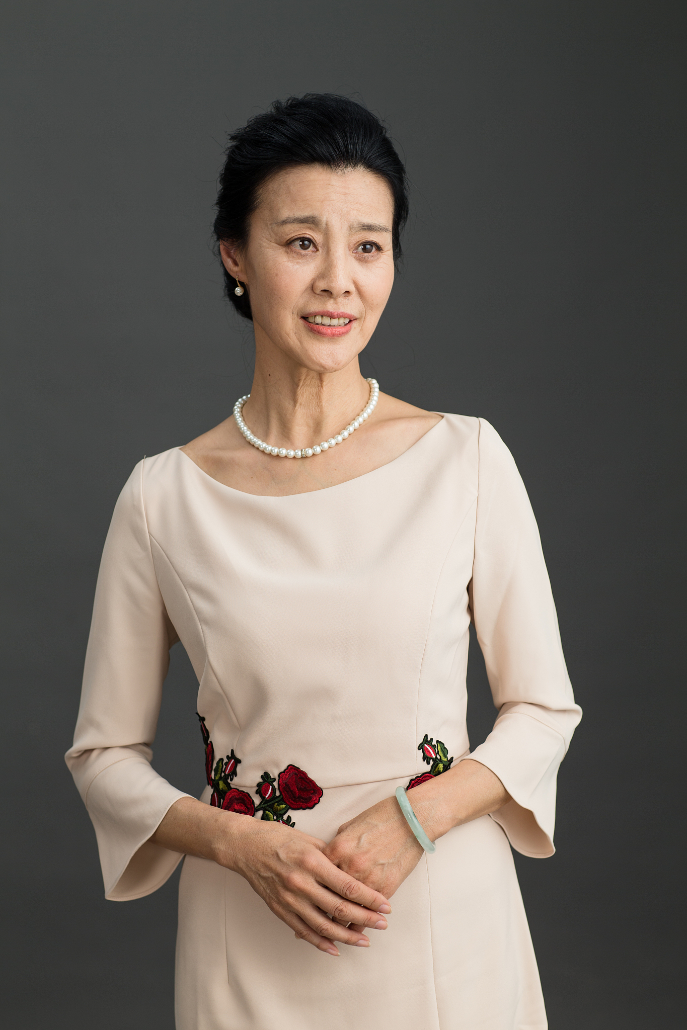 优雅女士肖像