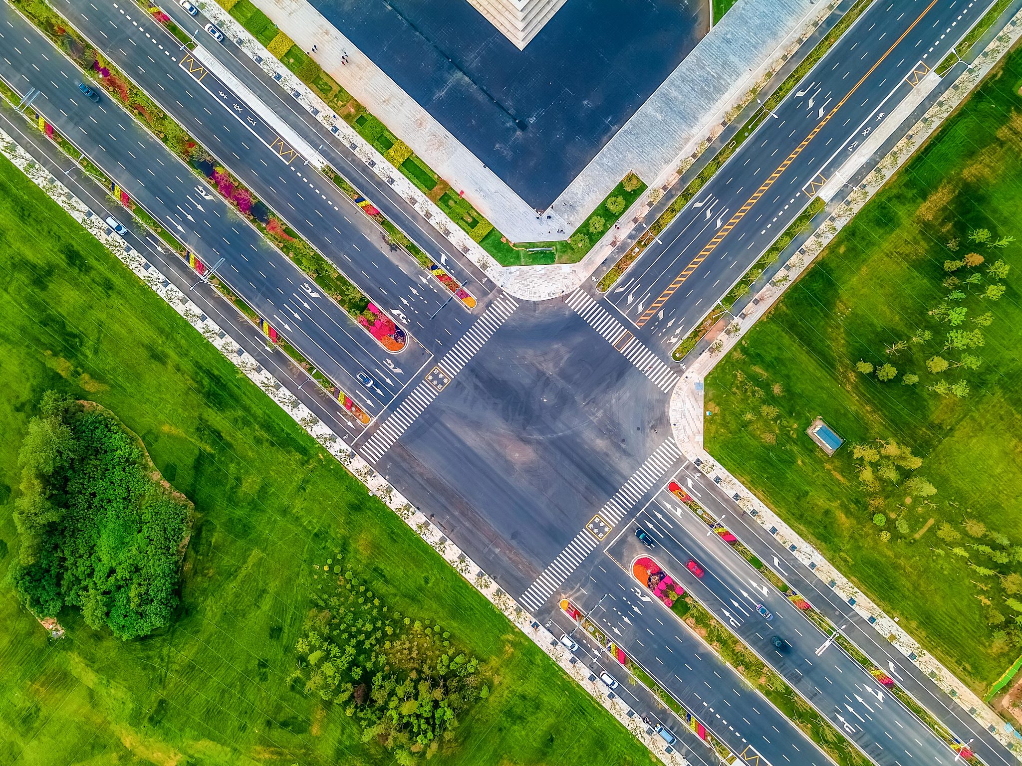 路口节点设计：信号控制、环形交叉口、直行分离式等类型详解