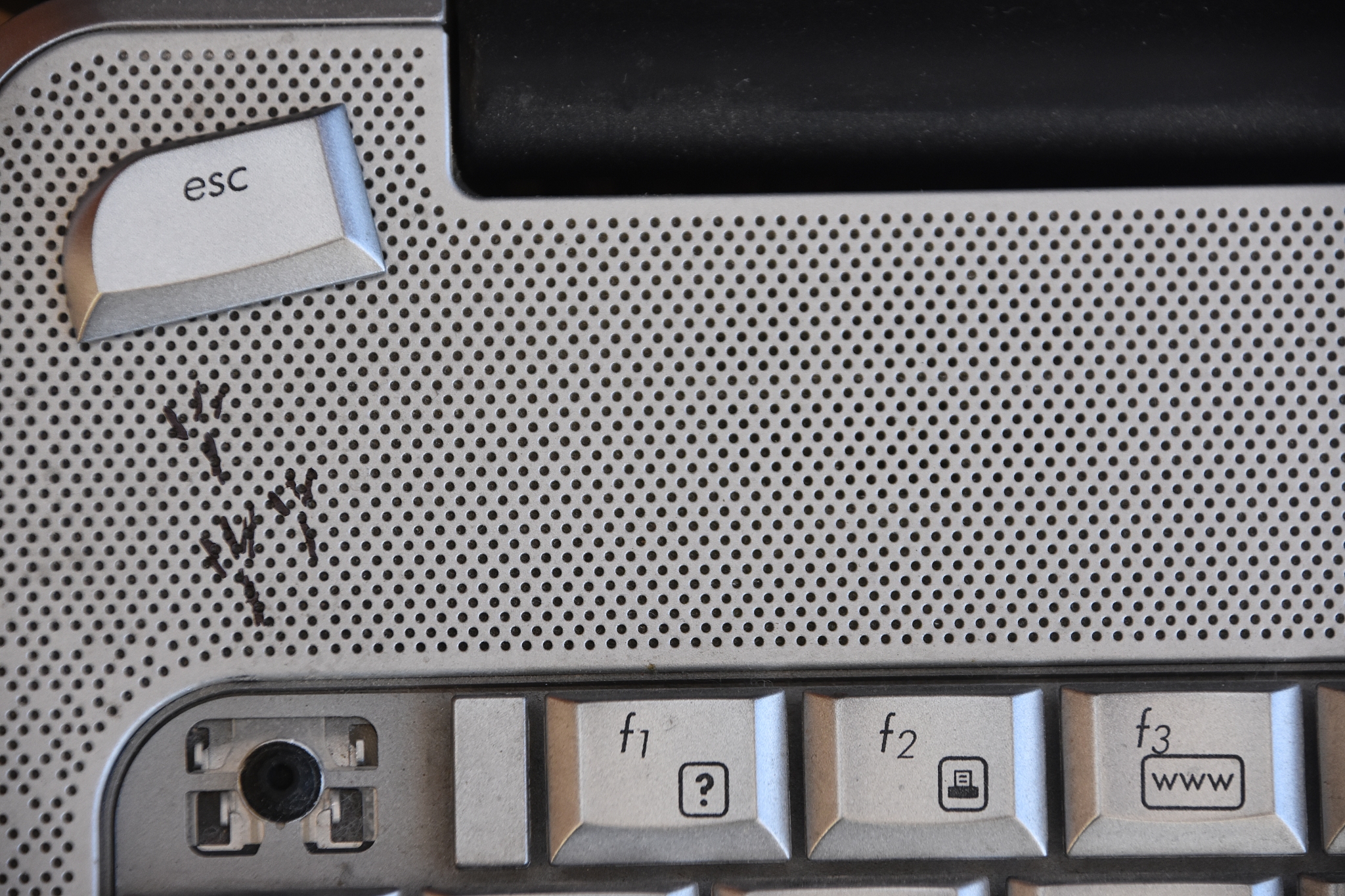 极米投影仪连接键盘没反应怎么办？试试这5招！