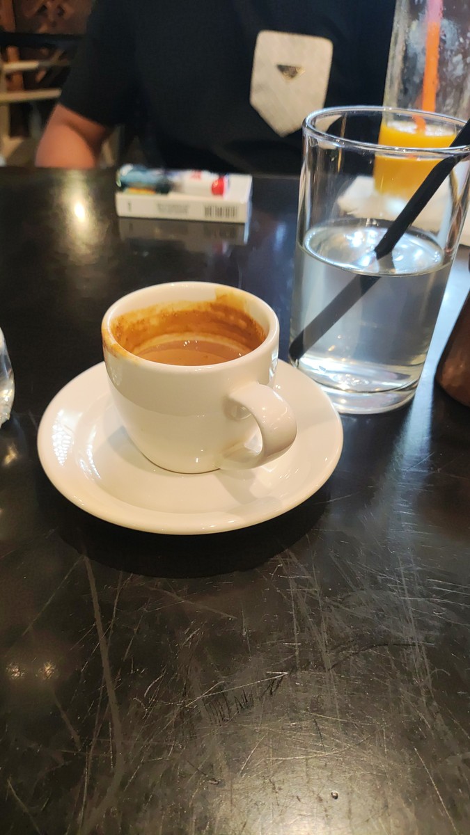 城市漫步，发现美好：一杯咖啡，一段宁静时光