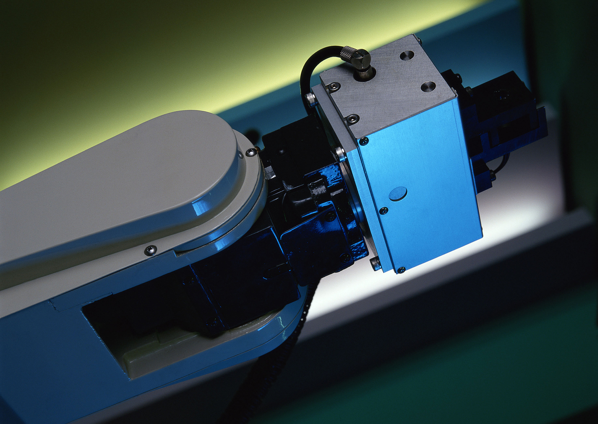 拆解荣耀RobotPhone：机械云台如何重塑手机摄影？