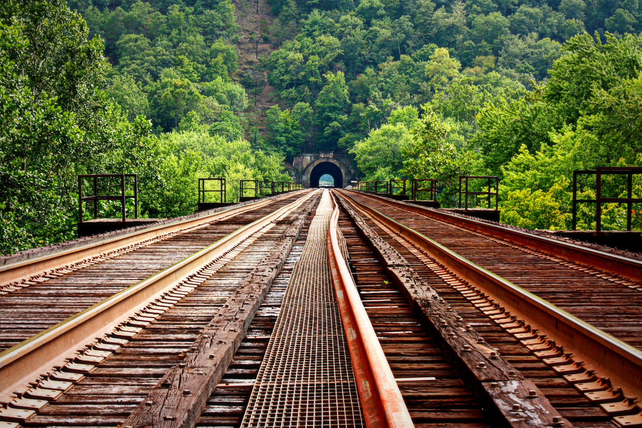 成都铁路工程学校专业详解：特色专业、未来发展趋势