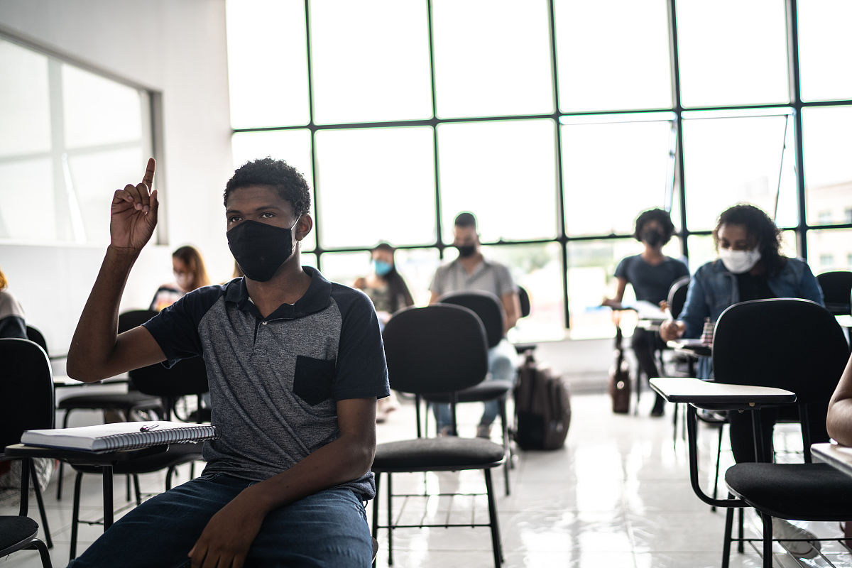 你好您好！有什么可以帮到您呢？小学教育论文很高兴为您提供帮助。您需要关于小学教育的论文需要更具体的题目或方向我才能更好地为您提供帮助。可以告诉我您的研究方向和问题我会尽力为您提供相关的资料和建议。如何提高农村小学后进生当前在线提问数过多请刷新重新访问每个Key每天只能使用300次!当前在线提问数过多请刷新重新访问每个Key每天只能使用300次!非常抱歉由于在线提问数过多我无法为您提供更多的帮助。建