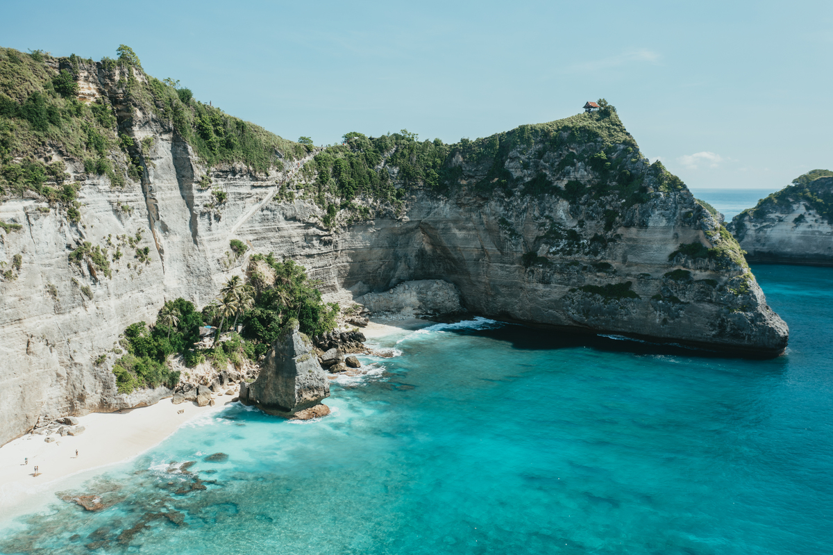 印度尼西亚巴厘岛著名地标和热门旅游目的地钻石海滩,