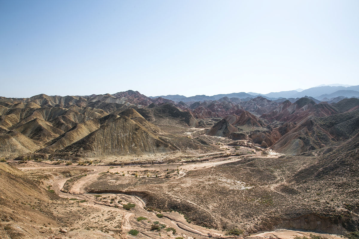 甘肃兰州兴隆山土壤：成土条件、过程及特征分析