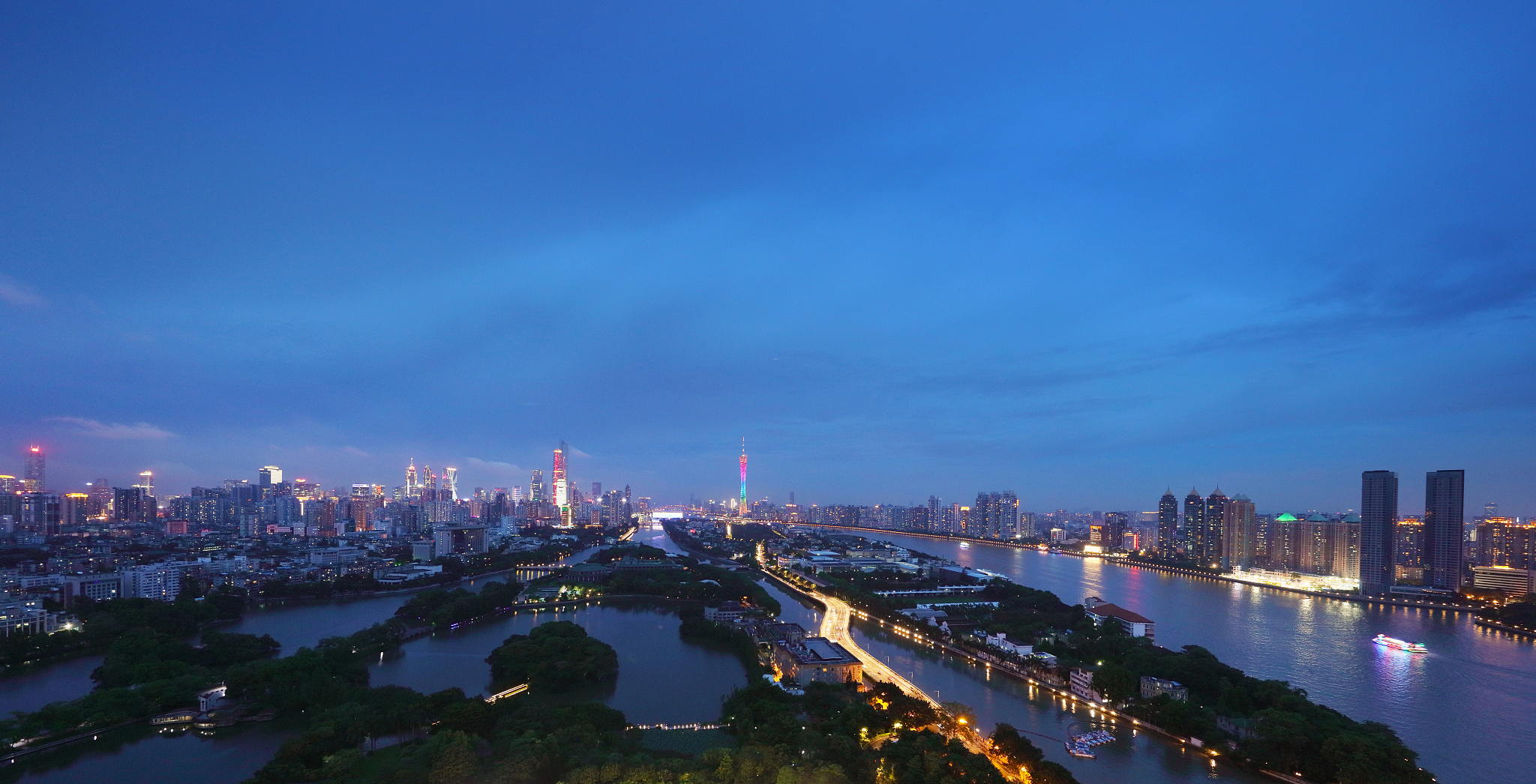 广东省广州东湖公园夜景