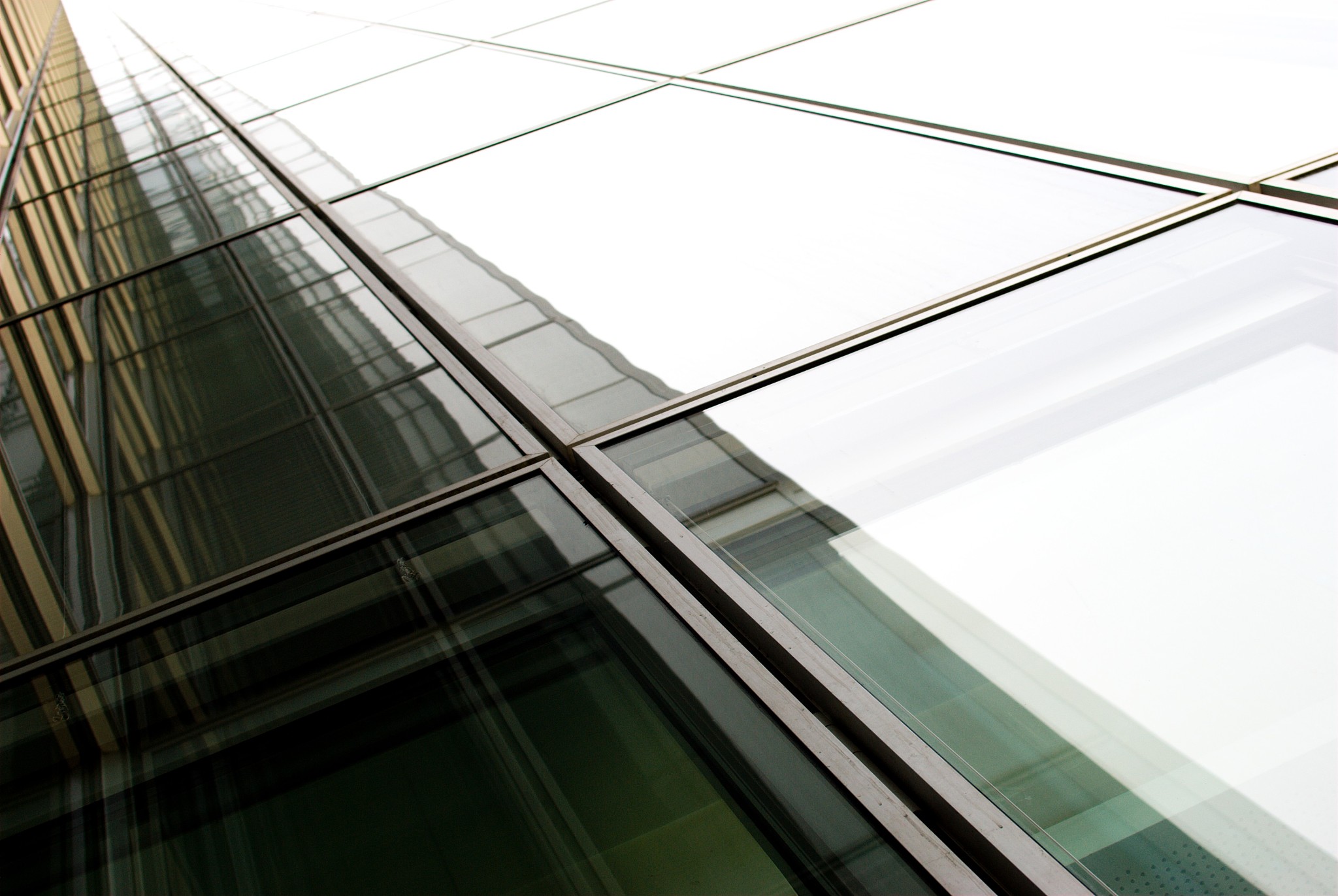 futuristic refleflections in glass and steel