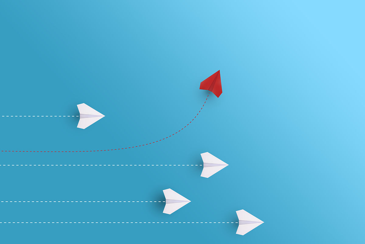 但如果没有时势环境的逼迫下也不会有英雄出来改变当下