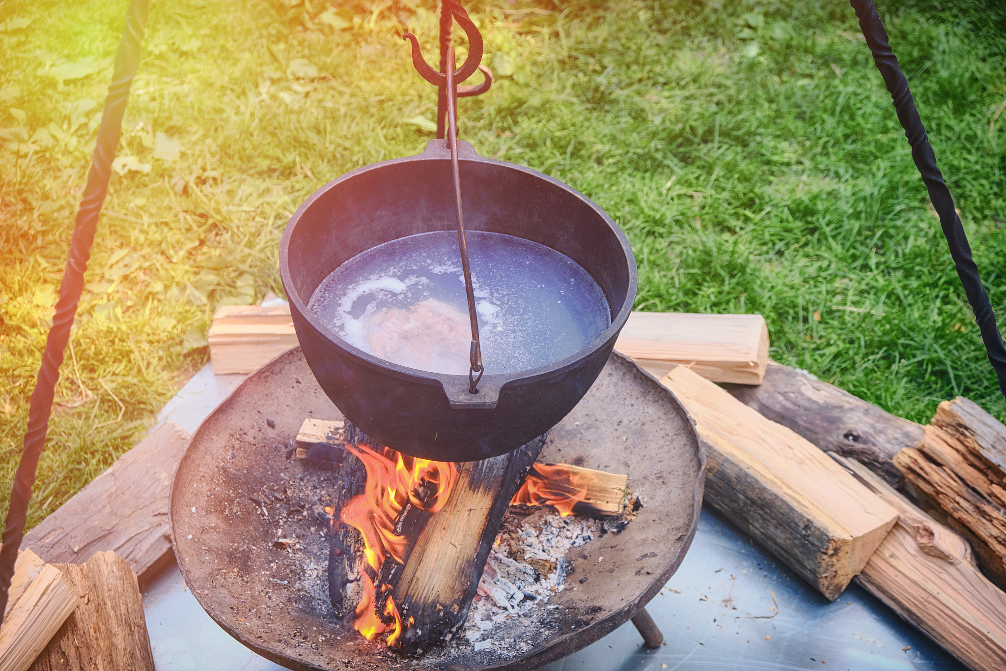 锅炉汽包水位控制：原理、方法与应用