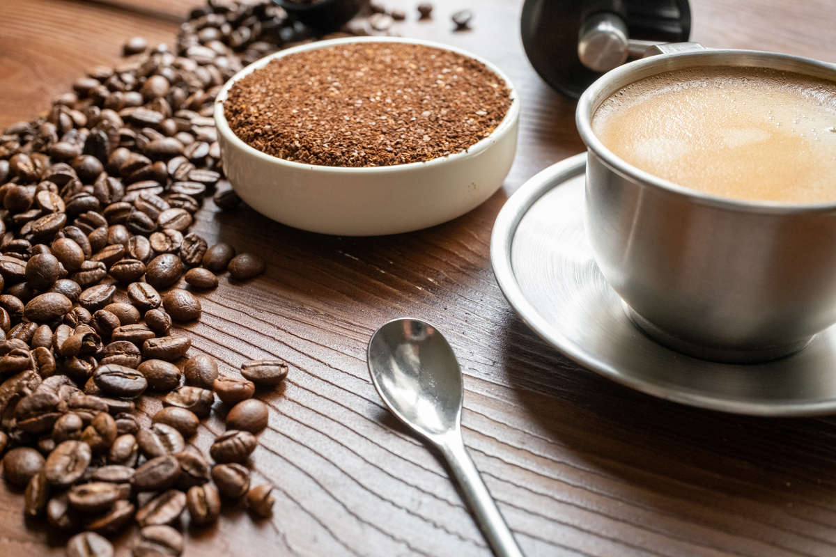 Please write a passage about Starbucks Corp NASDAQ SBUXs main raw materialsmain components of COGS their price volatility and how their price influences SBUXs profitability Within1000 words