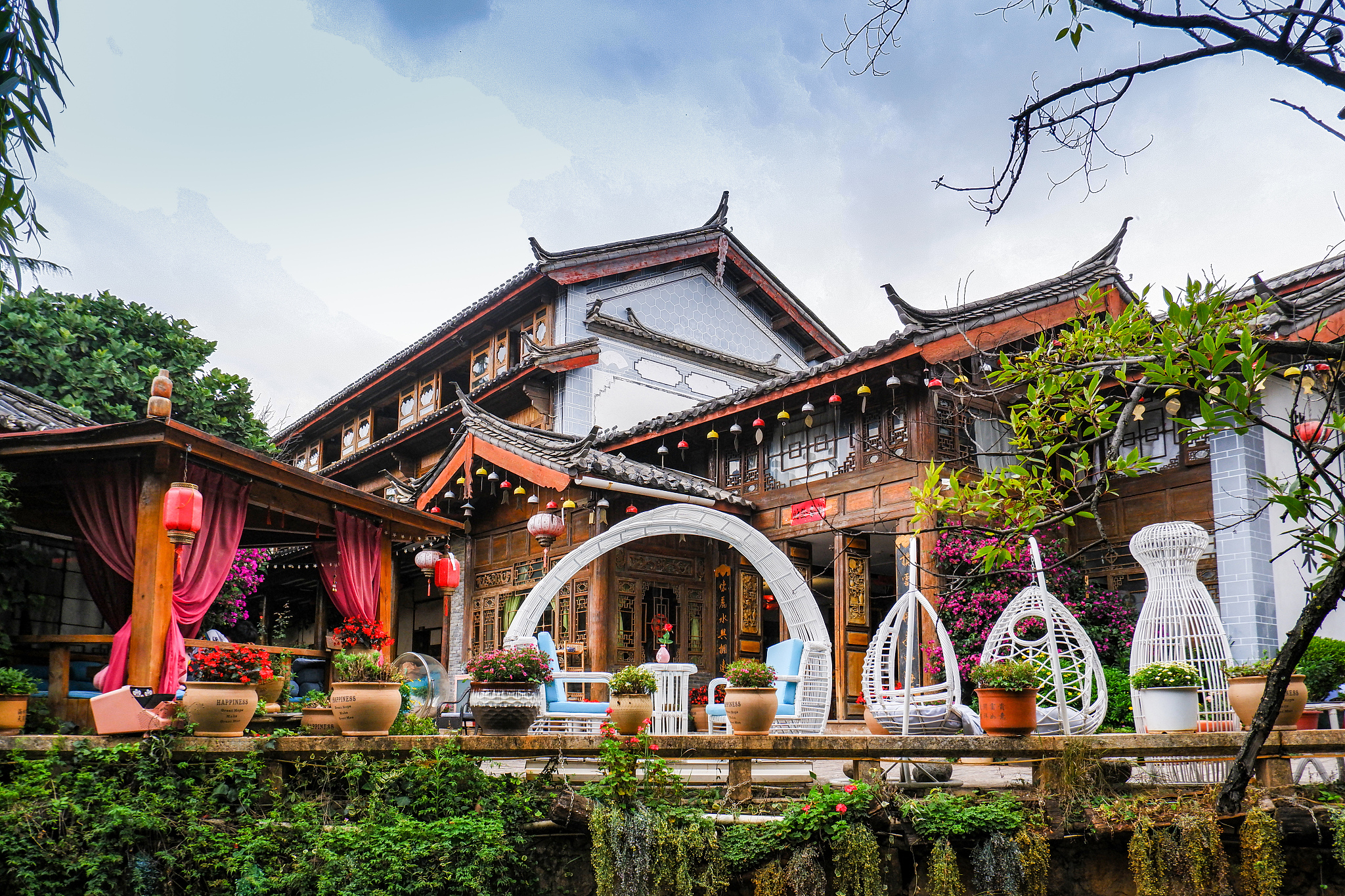 丽江古城区职业高级中学助产专业前景分析 - 就业机会与发展趋势