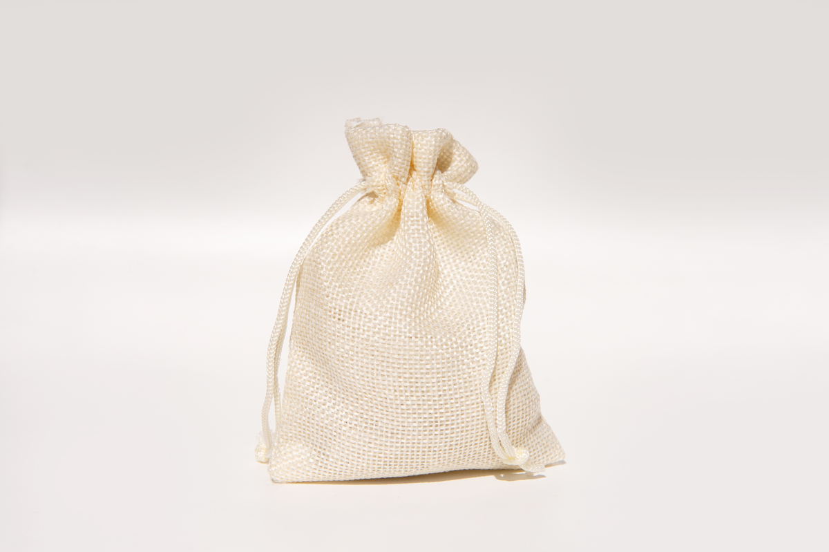 蛇皮袋用途：储存、象征、礼品