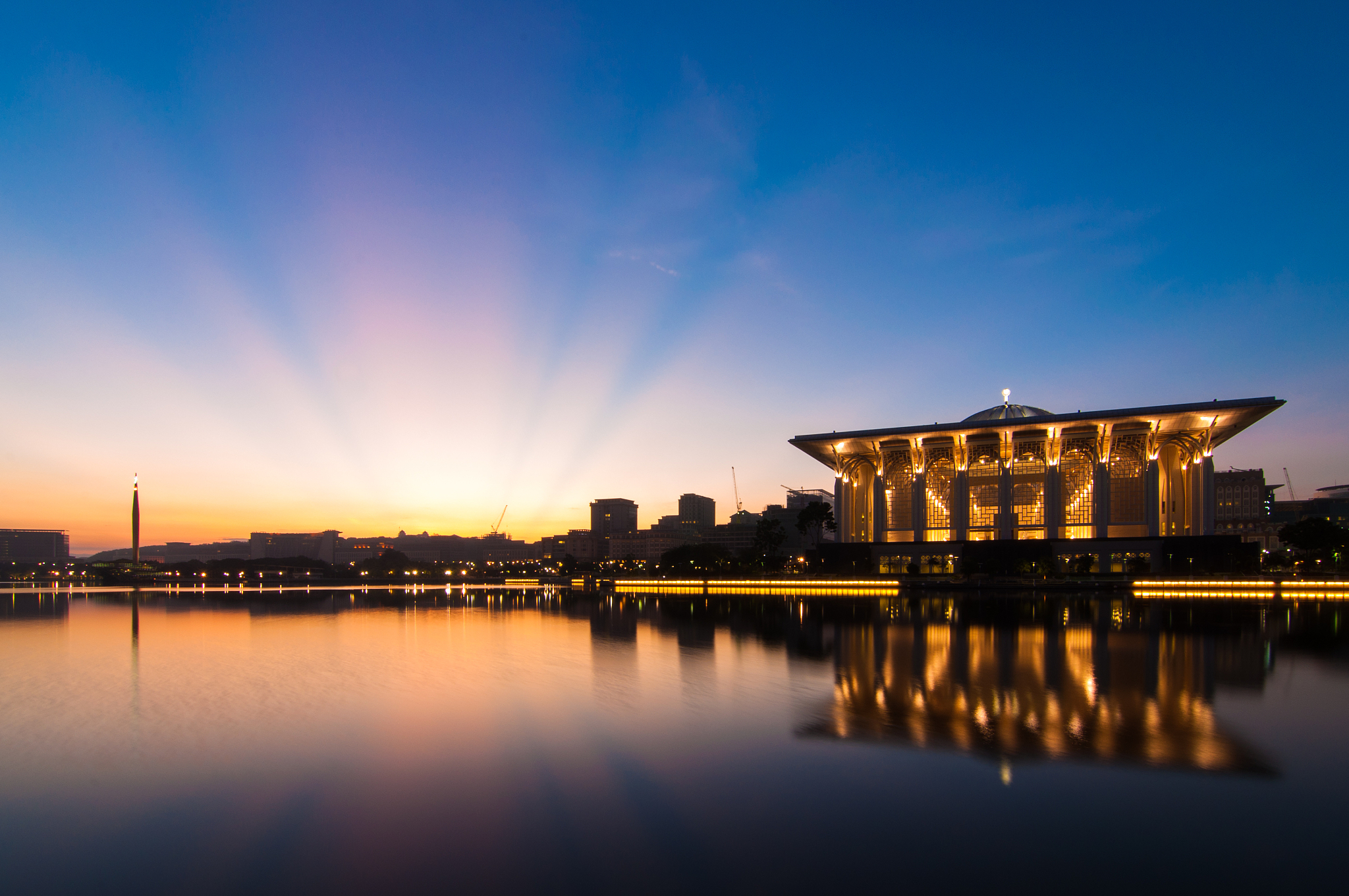 请帮我写1篇650字的博客文章主题是：宁波有什么好玩的地方