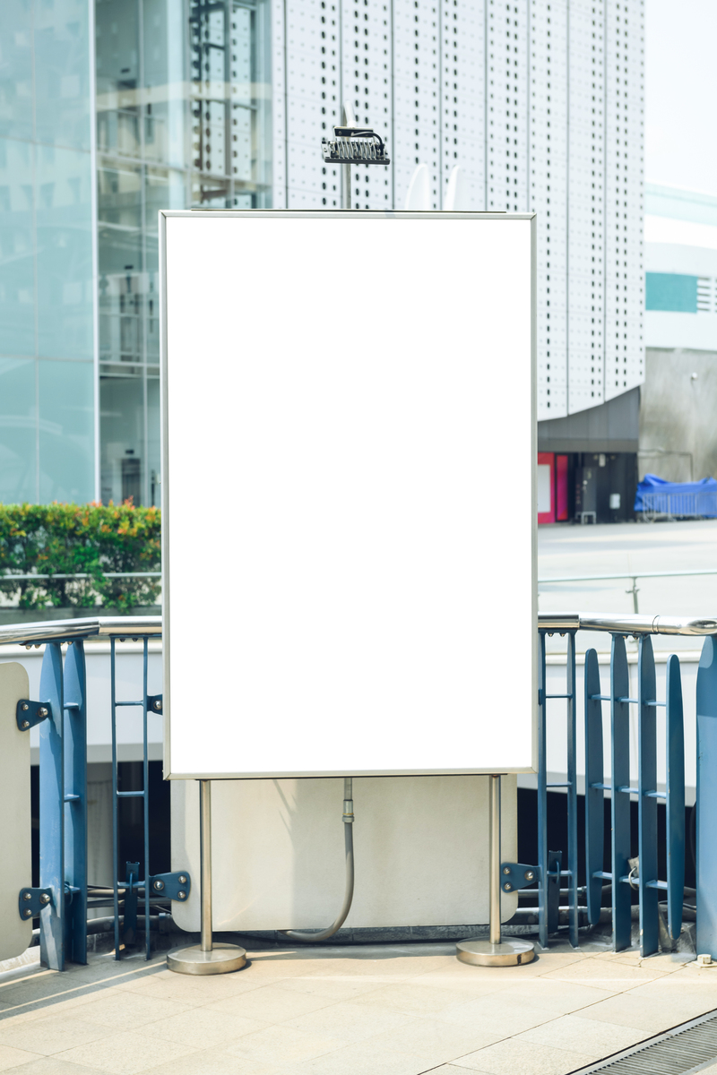 灯箱、海报、看板、贴纸、车体、拉手等属于什么广告媒体？