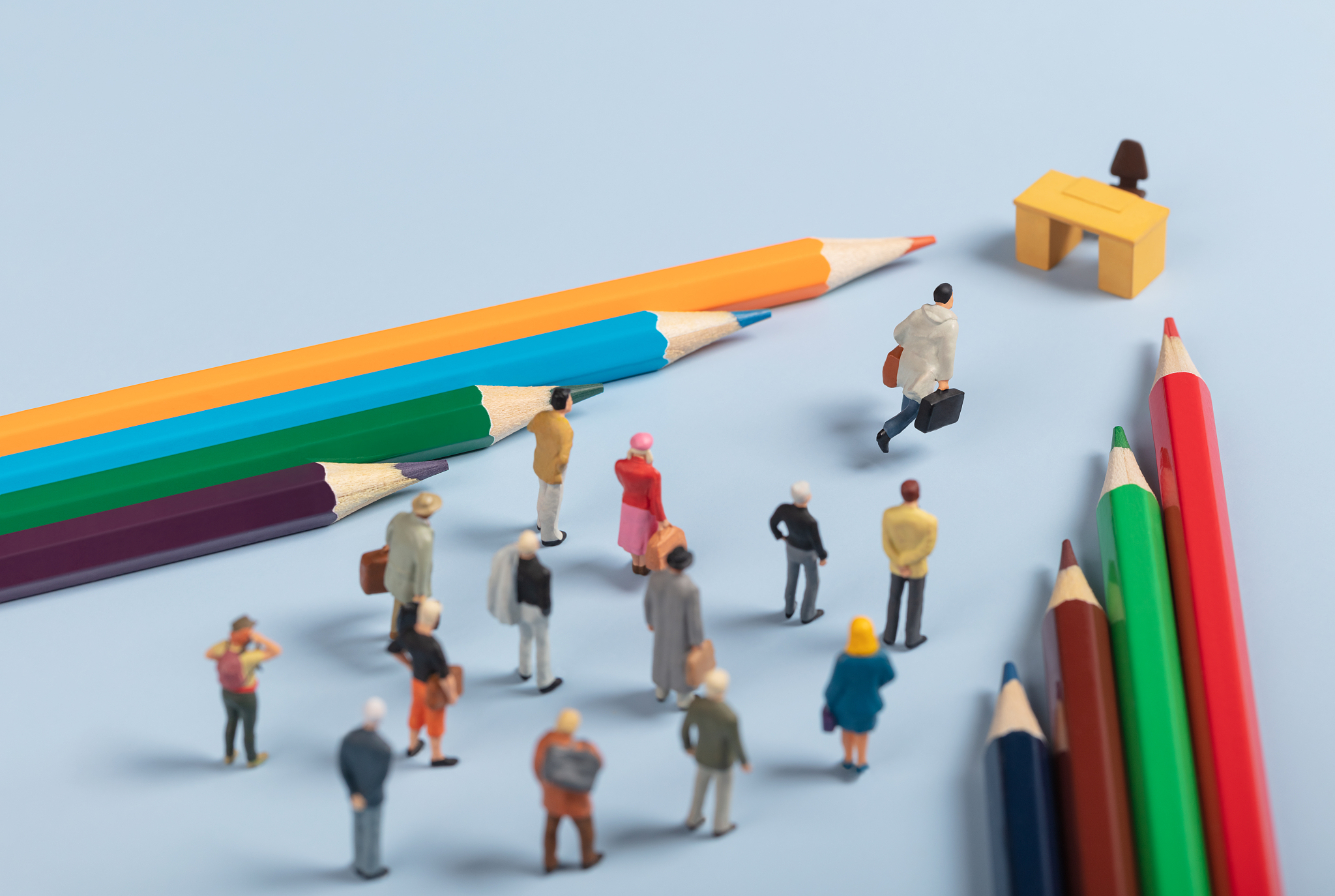 写一篇如何在职场中提高自己的专业能力？