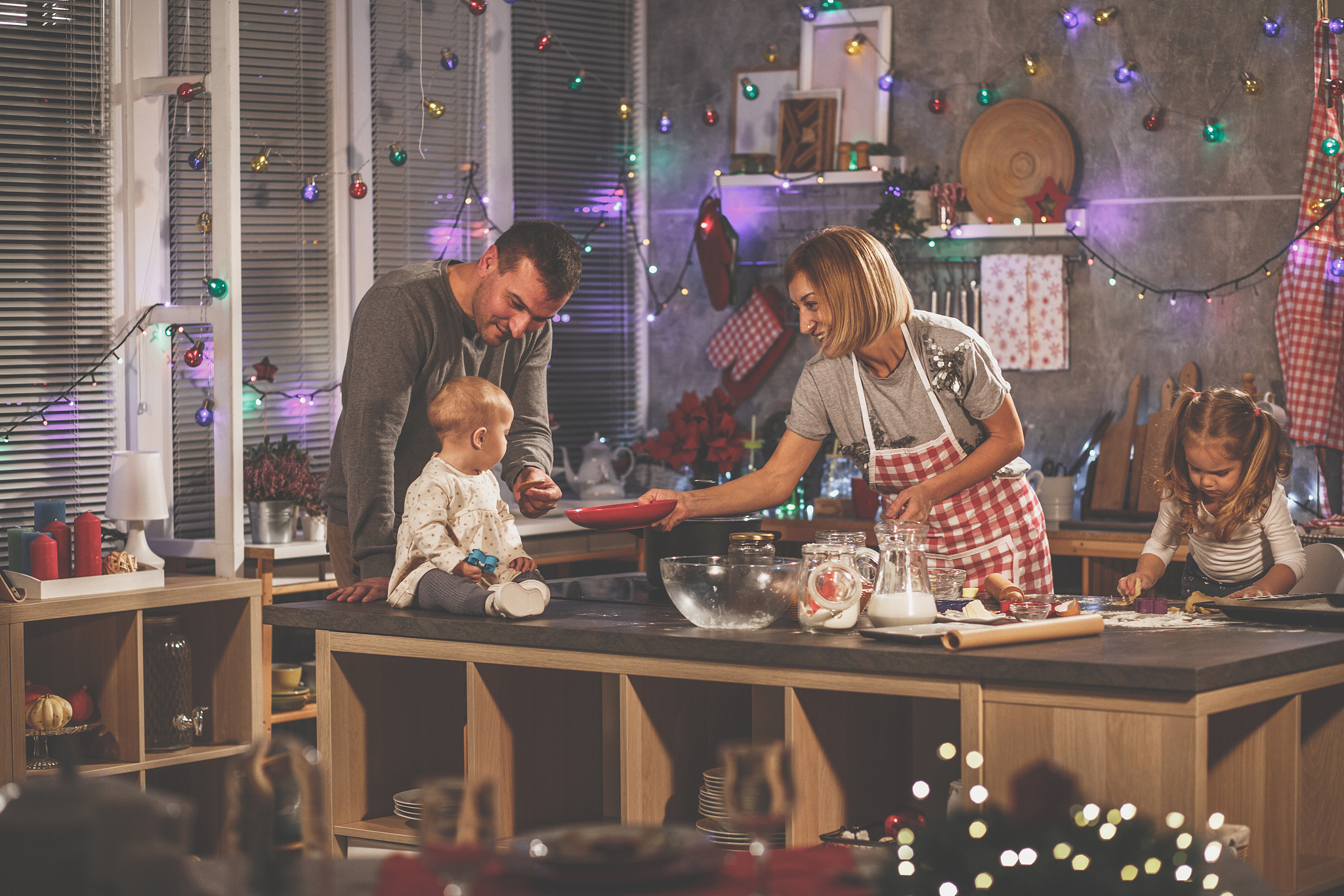6个人看完电影后的聊天：从剧情到美食，欢乐不停！
