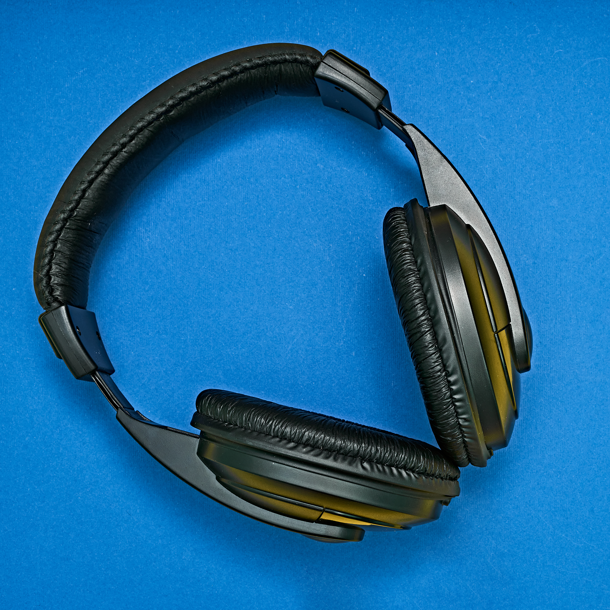 HyperX Cloud 3 游戏耳机：专业级音频体验，舒适耐用