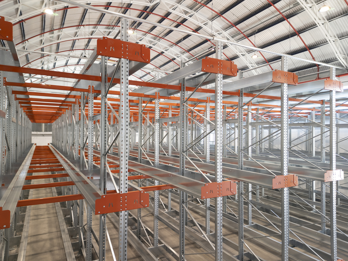 a logistics link 和 a logistics segment 的区别