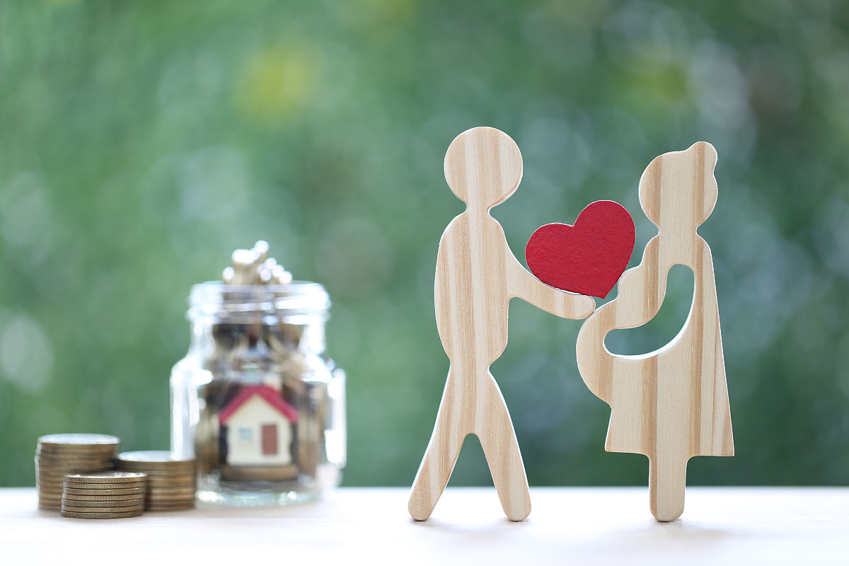 我喜欢的人。她知道我没钱叫我好好赚钱半年没理我了