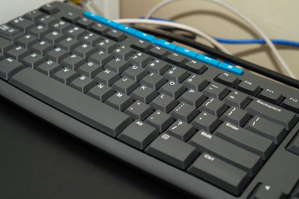 在外贸交易中电脑的键盘和鼠标怎么向进口商介绍