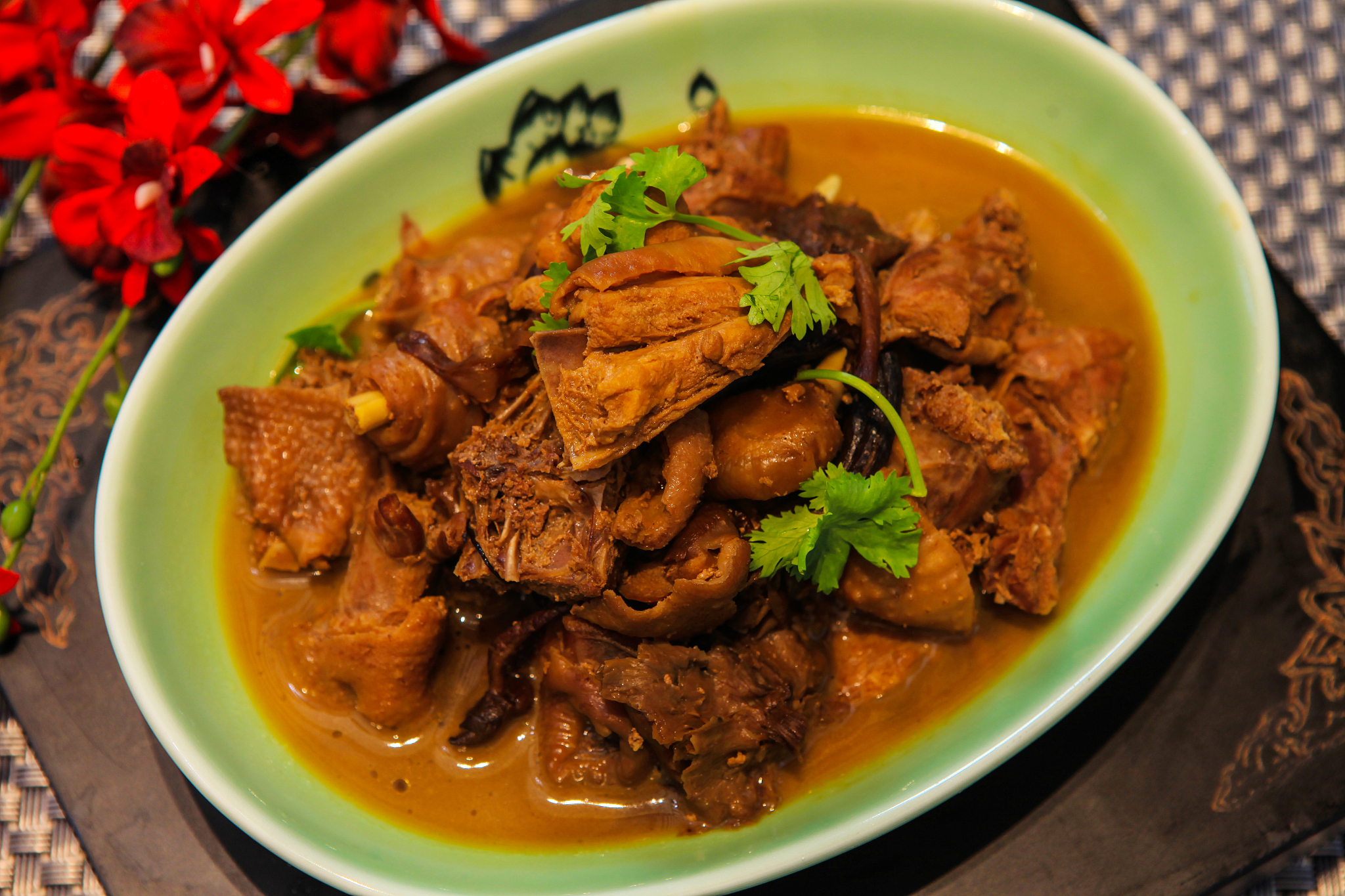 炖鹅肉放什么调料？300字详解炖鹅肉调料搭配