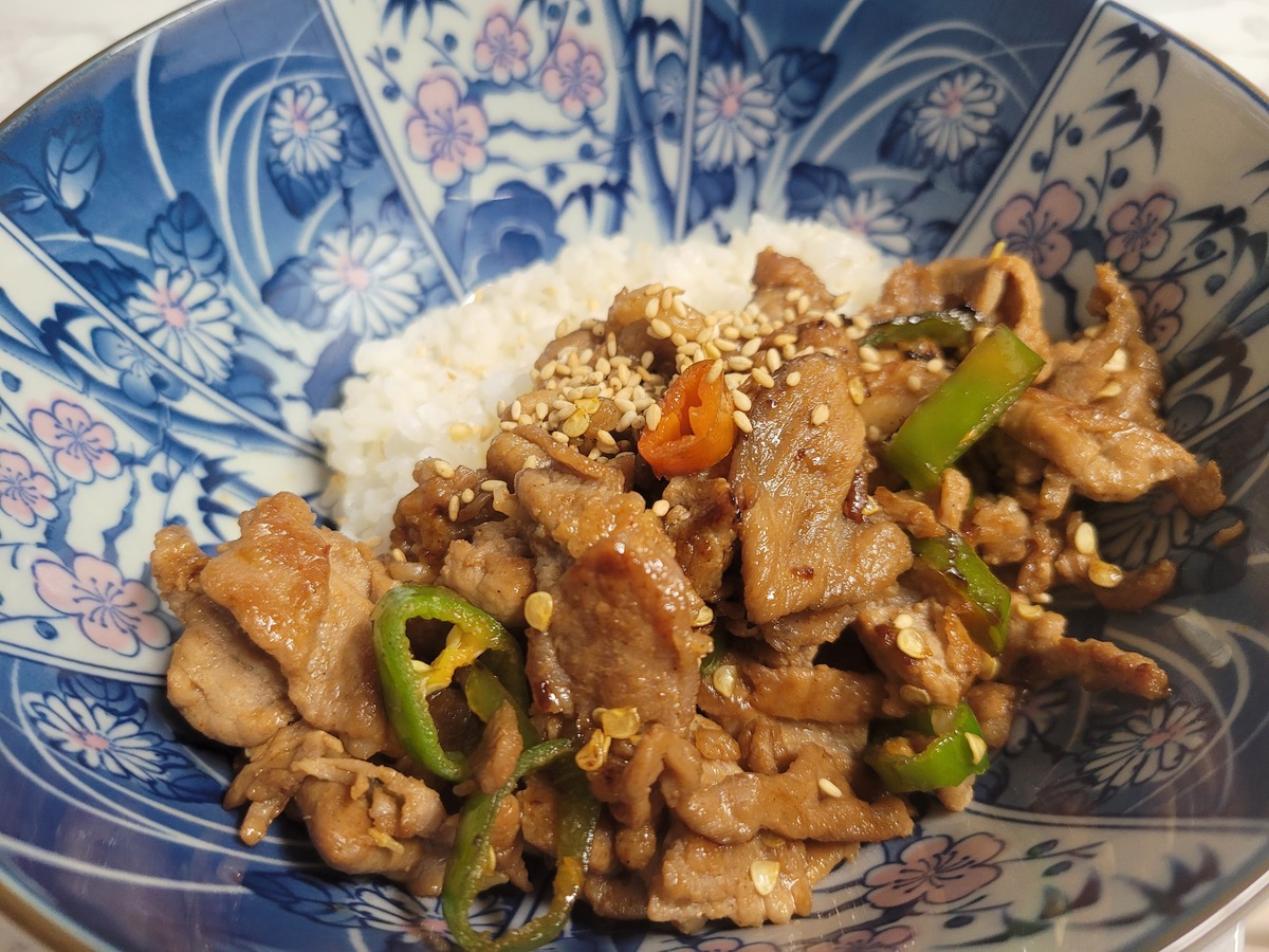双拼孜然烤肉小炒肉饭 | 味道鲜美，香浓嫩滑，强烈推荐！