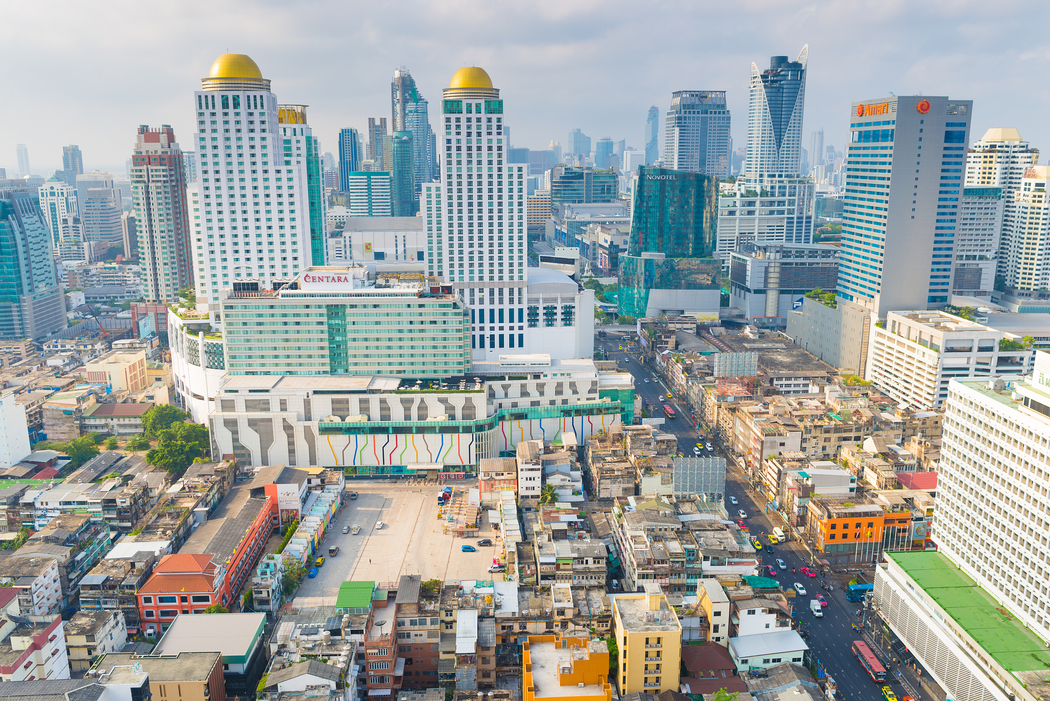 bangkok cityscape, business district with high building at dusk 